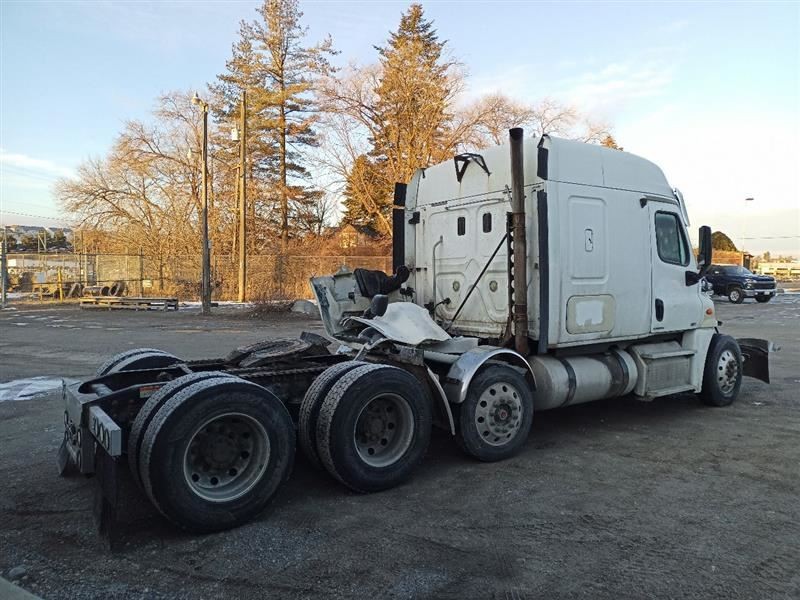 Freightliner Cascadia Left Sleeper Fairing, 8x64 (9591281