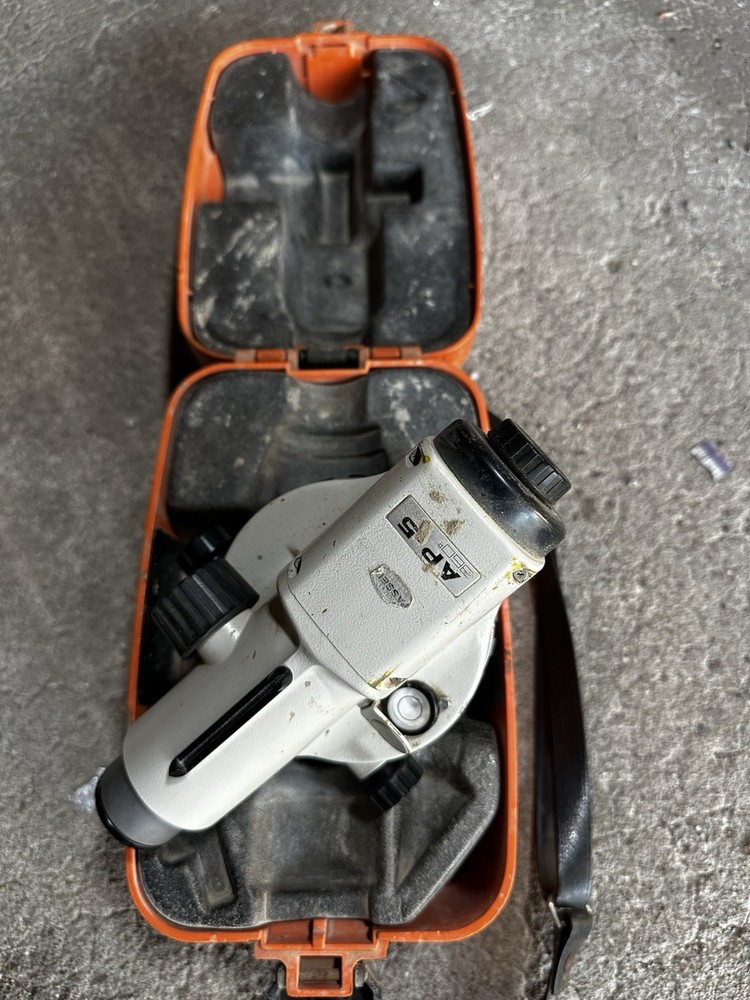 Nikon AP-5 Builders Auto Level & Case