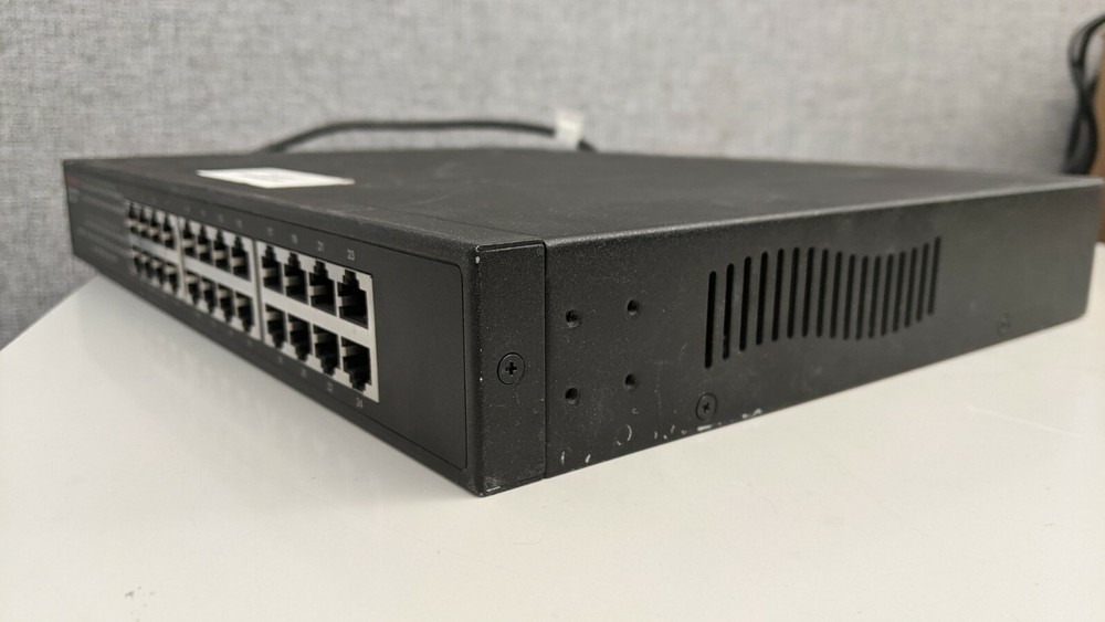 US Robotics USR997931 24-Port Gigabit Switch