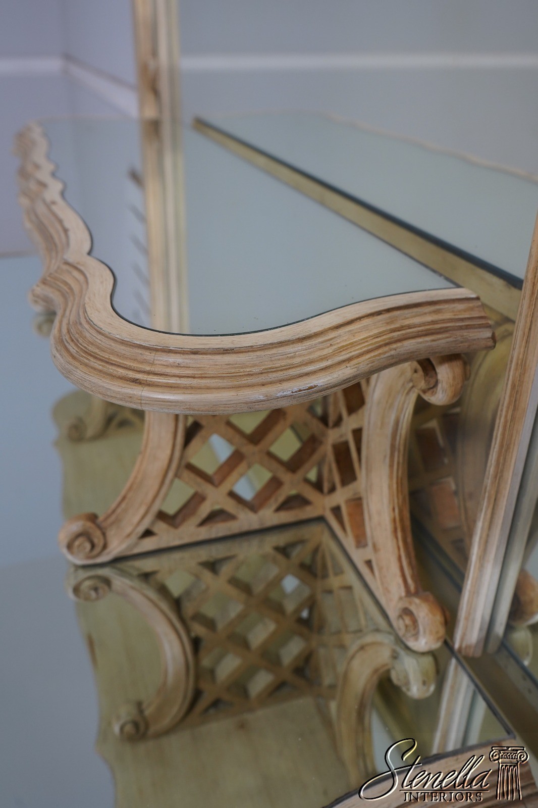 70582: Vintage Dressing Vanity w. Large Mirror & Stool