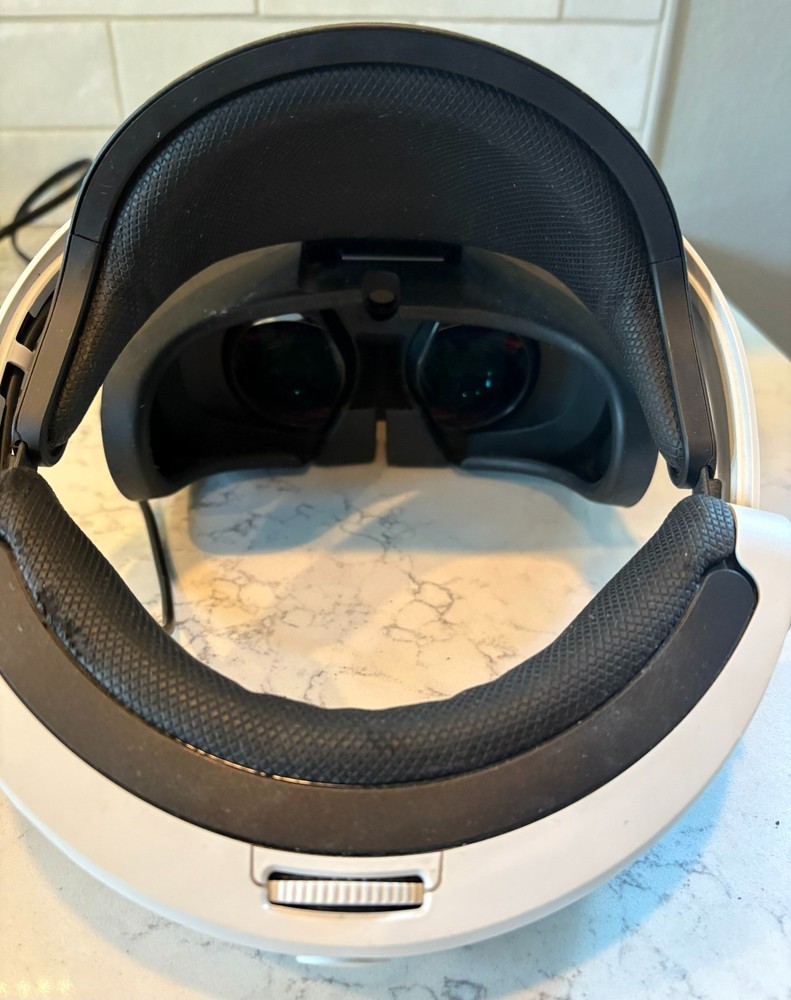 Sony PlayStation VR PSVR Bundle w/ Camera, Move Controllers, Skyrim VR + 6 Games