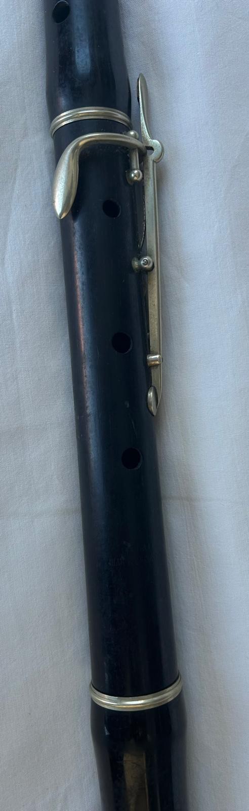 Henry & J. Martin Rosewood Flute. Great condition. Circa 1850.
