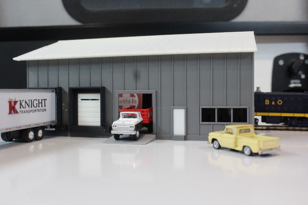 224166 HO- Scale Product transfer building
