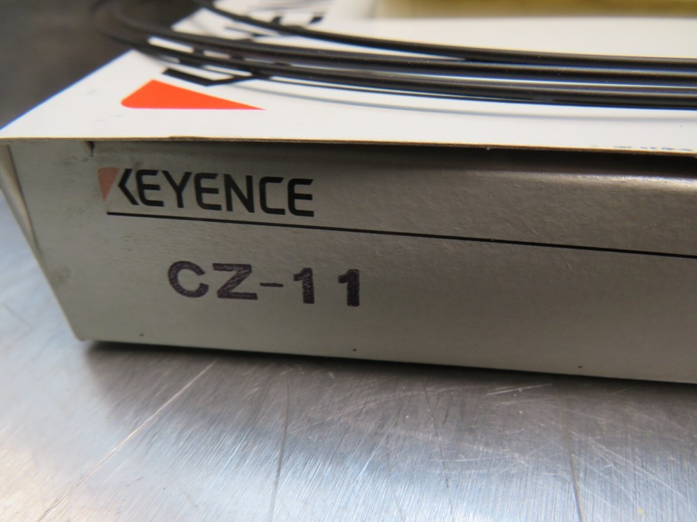 Keyence CZ-11 Fiber Optic Sensor