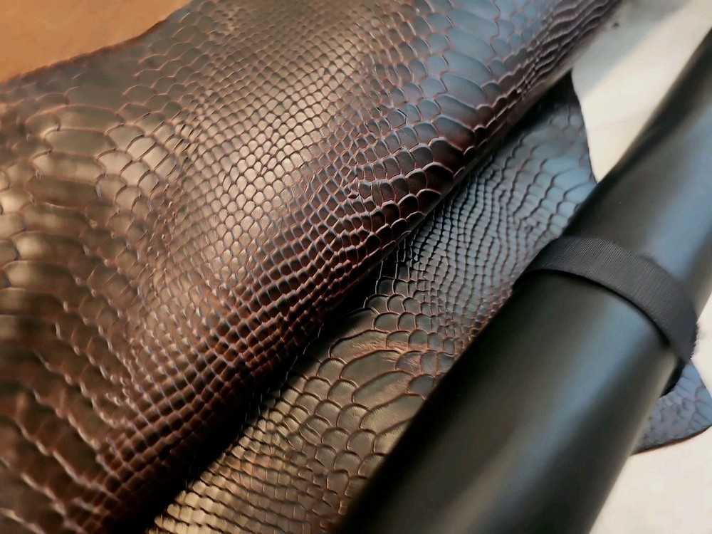 4-5oz DARK SABLE BROWN PULL UP SNAKESKIN EMBOSSED LEATHER HIDE SHOULDER PANEL 7+