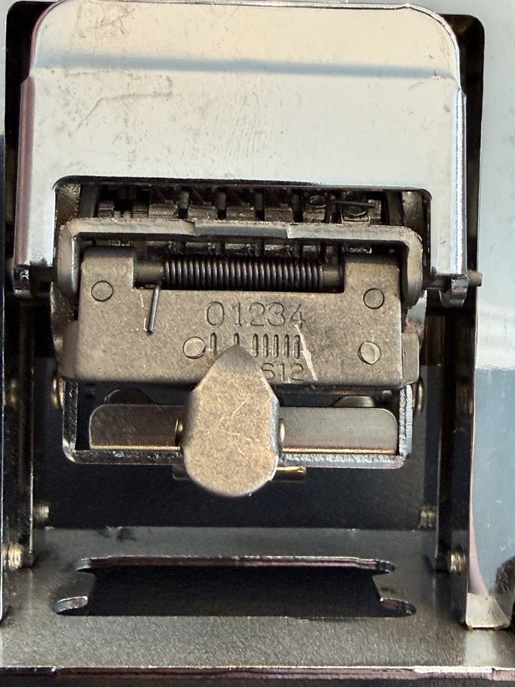 Auto Numbering Machine 6-Digit Made in Taiwan Tested Working Model 04213