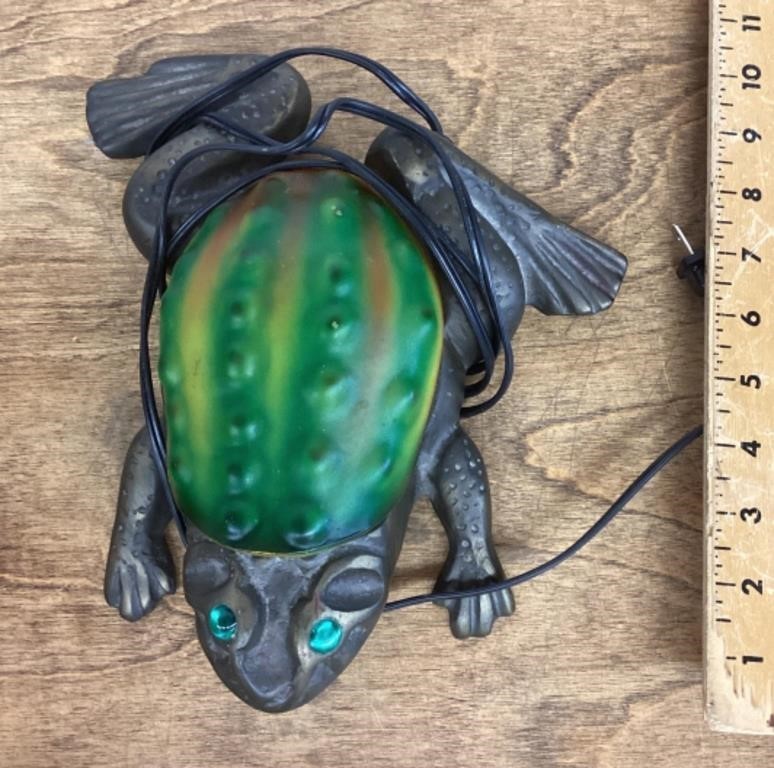Vintage Castmetal Frog Light