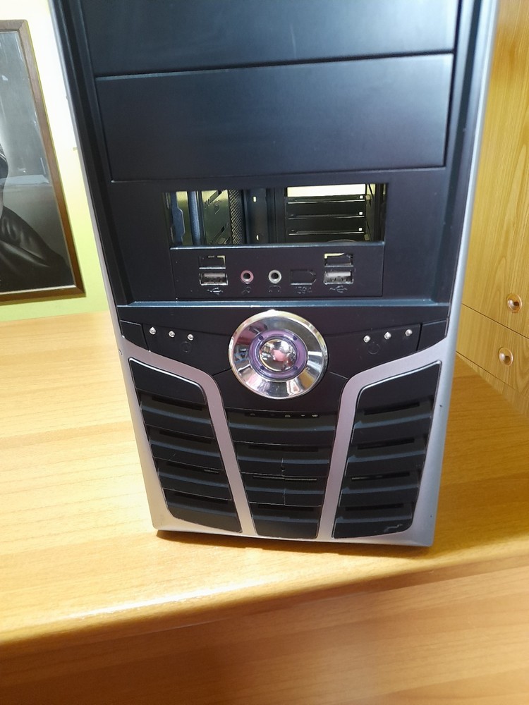 USED DESKTOP CASE