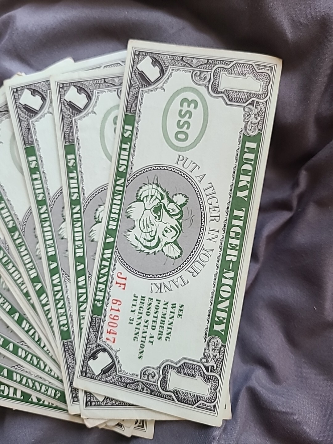 Lot Of 10 - Vintage 1966 Esso Lucky Tiger Money Bills EUC