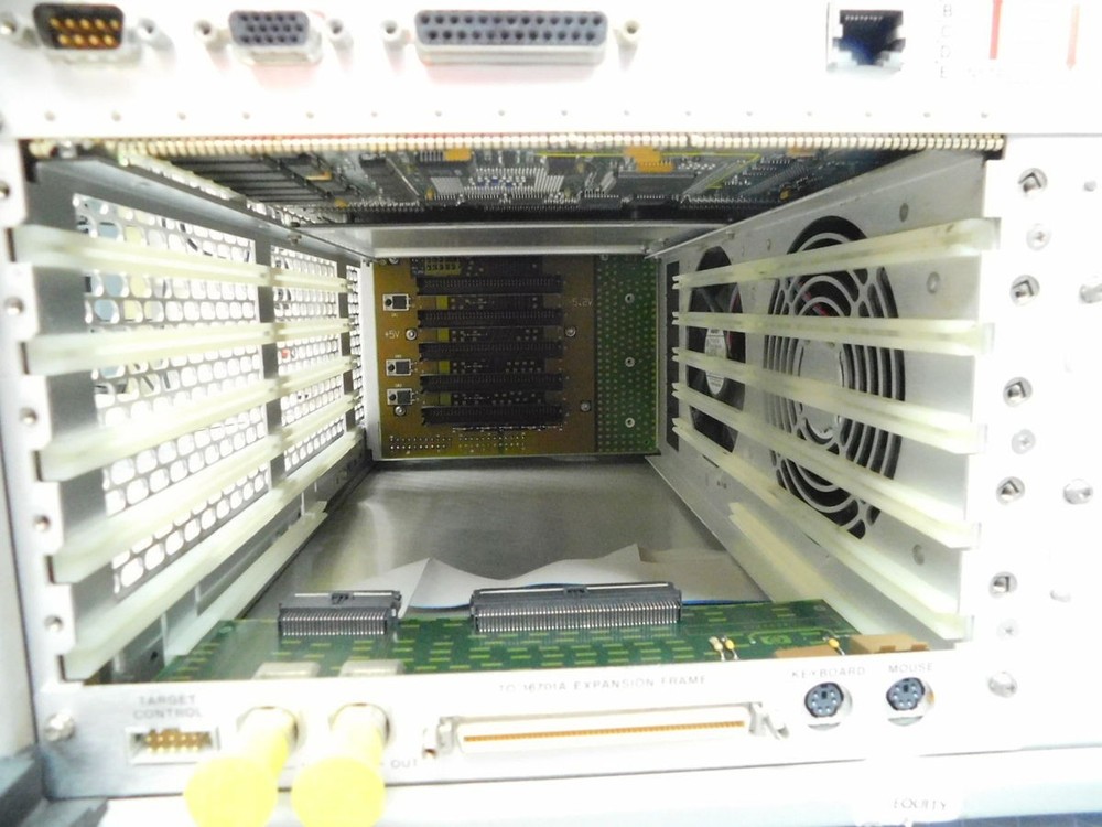 HP 16700A LOGIC ANALYSIS SYSTEM M6835
