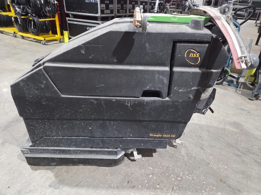 floor scrubber machine used NSS Wrangler