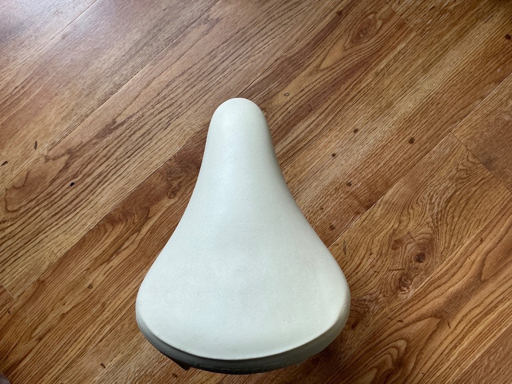Raleigh Junior White Saddle with seat post used