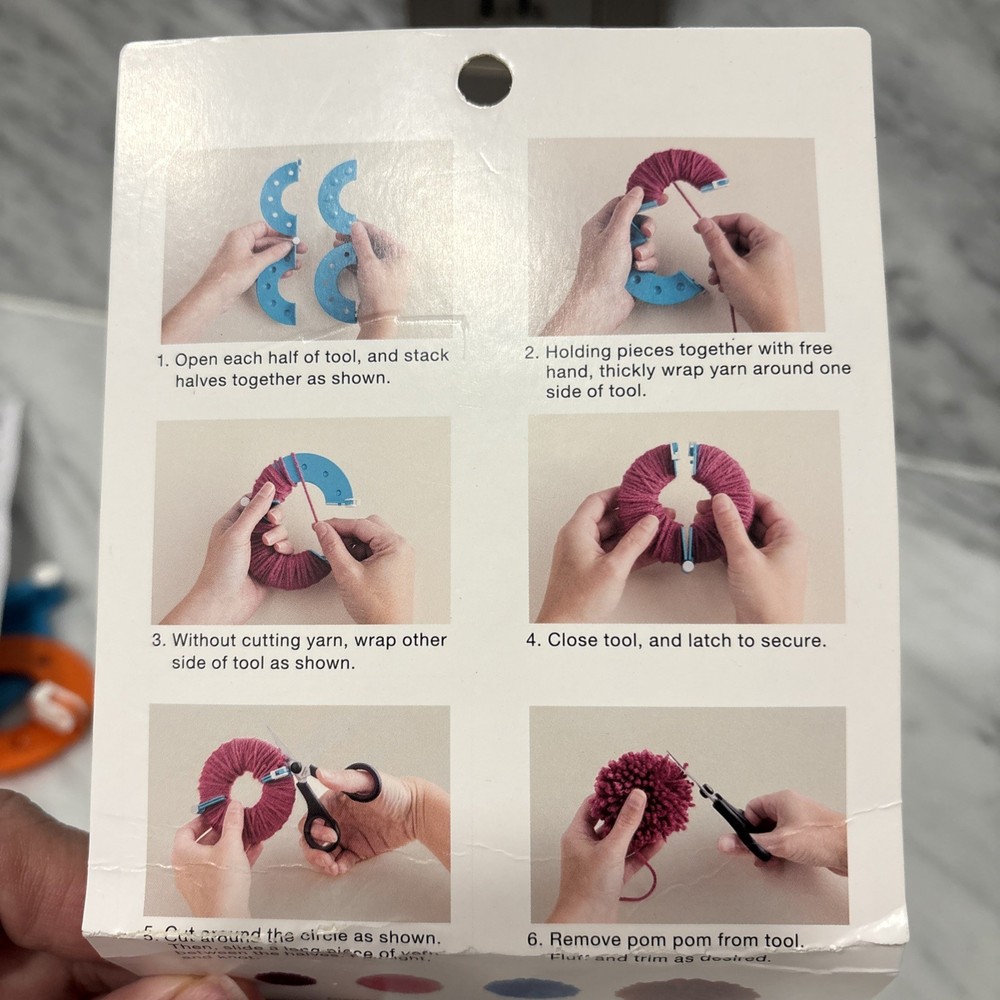 Yarnology & Boye PomPom Maker Assorted Sizes With Instructions