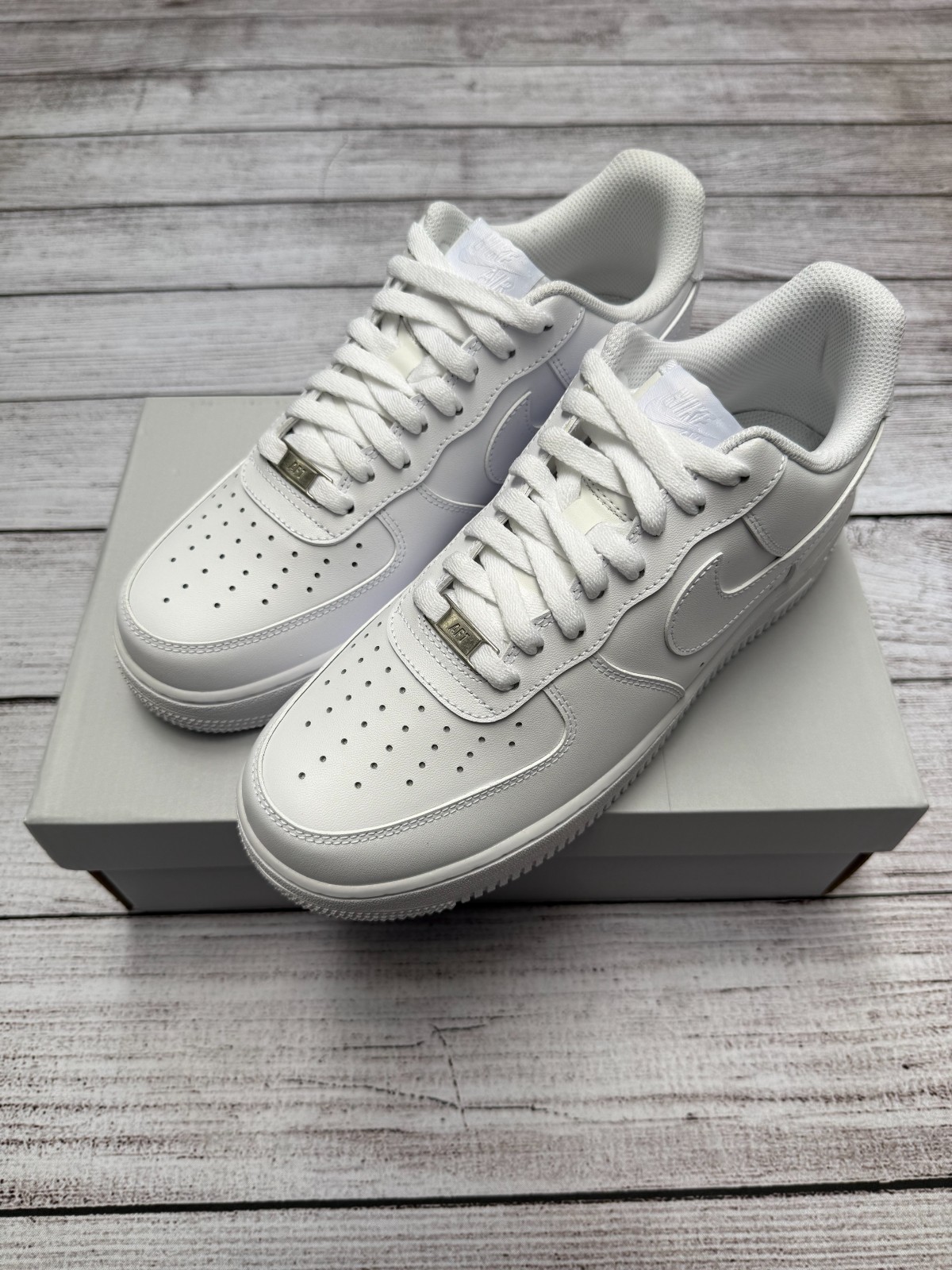 NEW Nike Air Force 1 Low Triple White ‘07 MEN AND WOMEN SIZES US 7-12