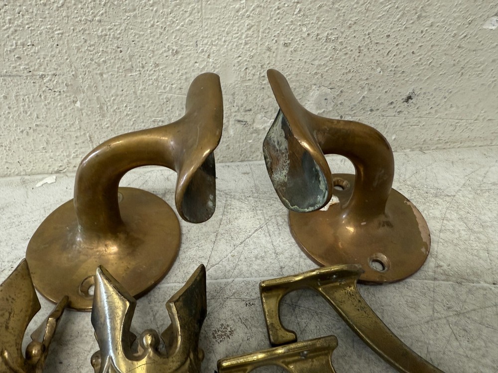 VINTAGE DRAWER PULLS, HARDWARE, DOOR KNOCKER MIXED LOT