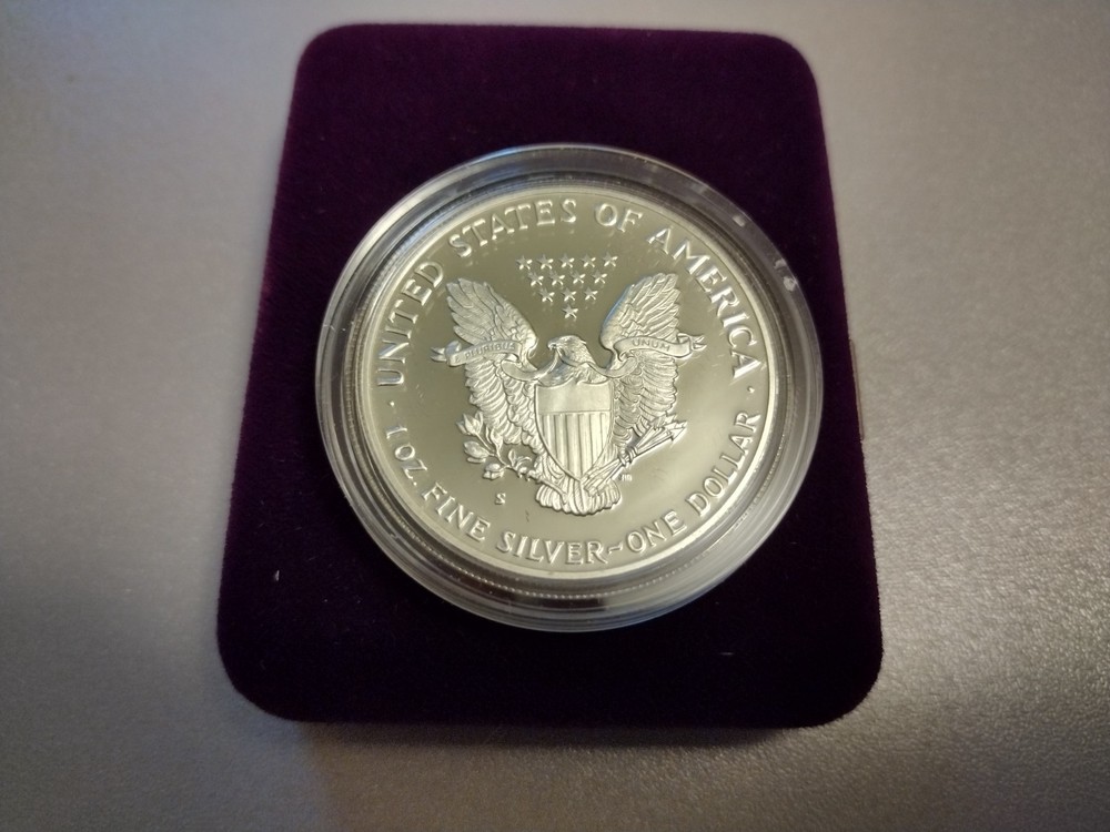 1987 Proof silver Eagle .999 Silver, coin, box, velvet display