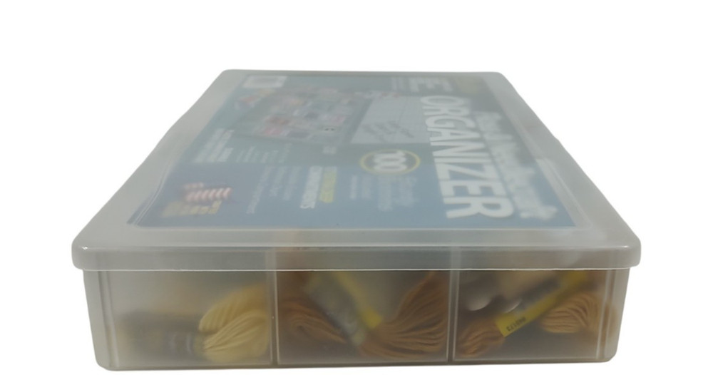 Floss and Needlecraft Organizer With 17 Extra Deep Compartments