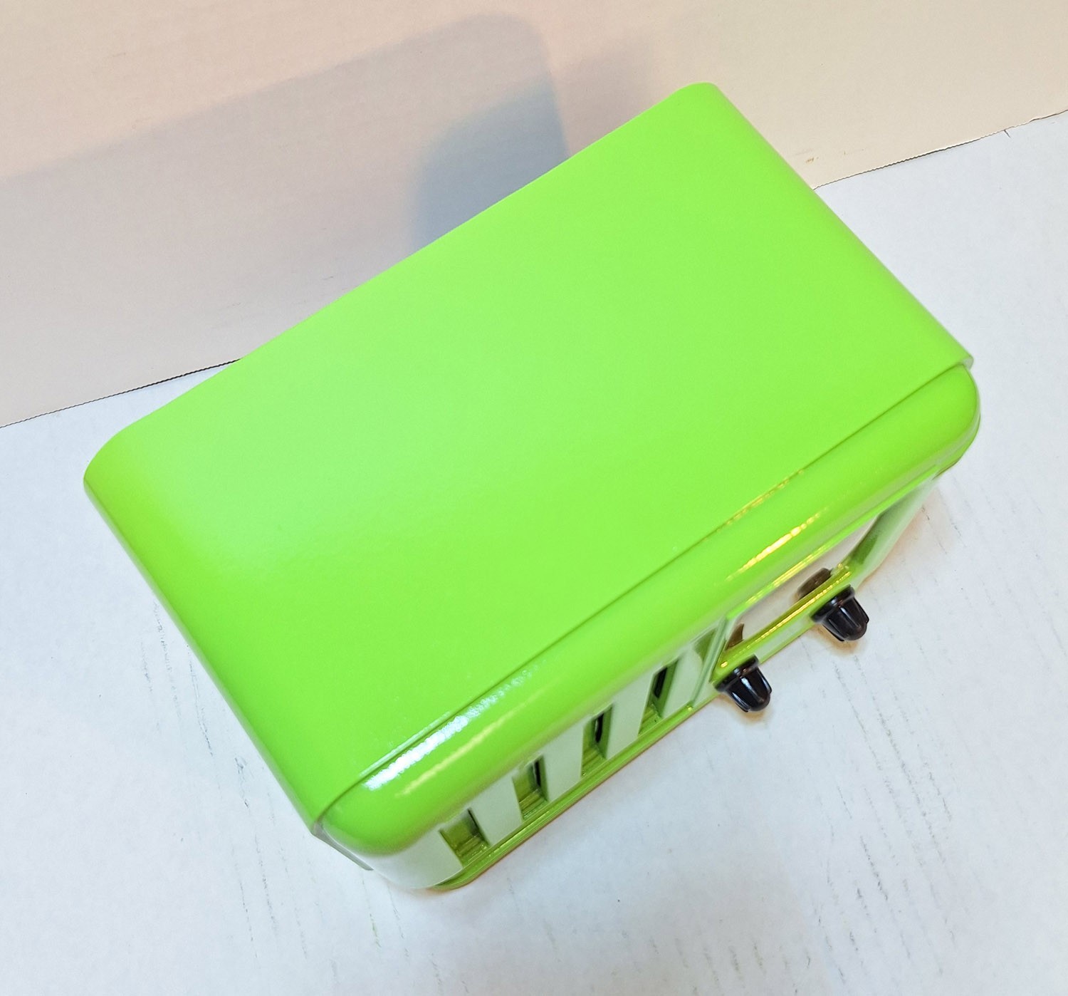 Old Antique Bakelite Fada Vintage Tube Radio - Restored & Working Deco Tabletop