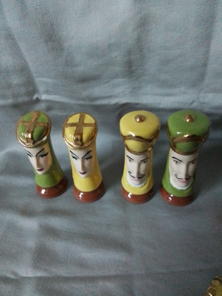 32pc Complete Chess Set Pieces. Hand Painted Medieval Or Gothic Theme.