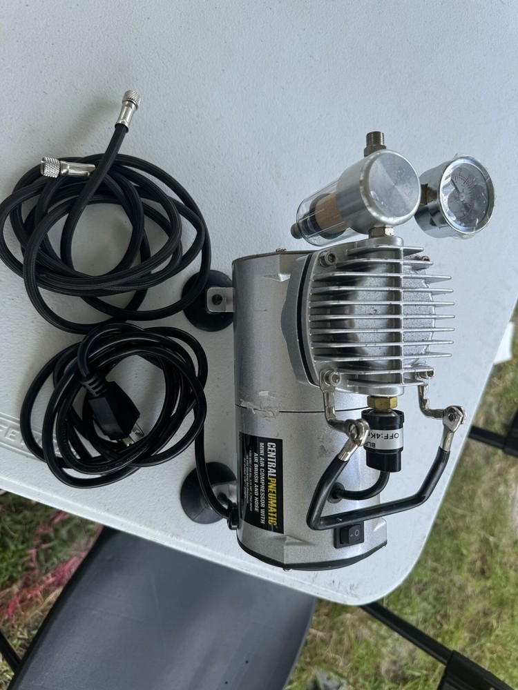 CENTRAL PNEUMATIC NO. 95630 MINI AIR COMPRESSOR