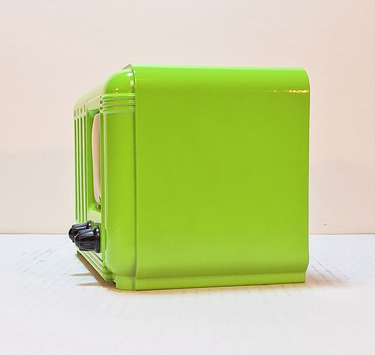 Old Antique Bakelite Fada Vintage Tube Radio - Restored & Working Deco Tabletop