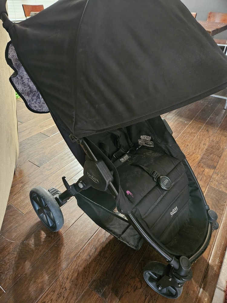 (Used-In Great Condition) Bitax Lightweight Stroller, Black, Foldable