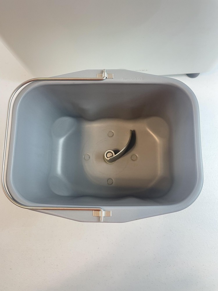 Williams Sonoma Bread Machine WS0797 2lb 1.5lb Programmable Maker White With Pan