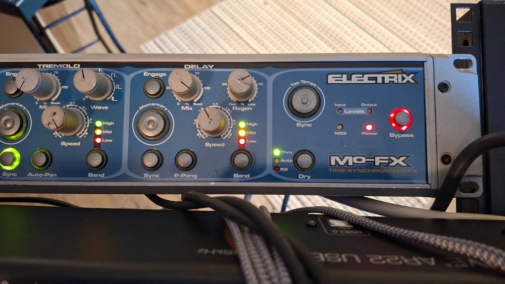 Electrix MO-FX Time Synchronized Multi-Effects Unit