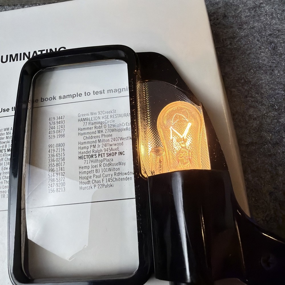 VTG Bausch & Lomb Light Up Magnifying Reading Glass Black Rectangular USA