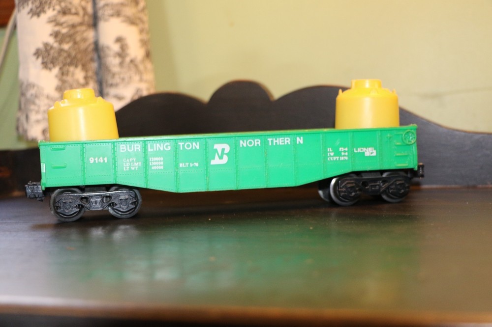 Lionel modern with set box, beautiful condition, smoke, light, forward/reversebx
