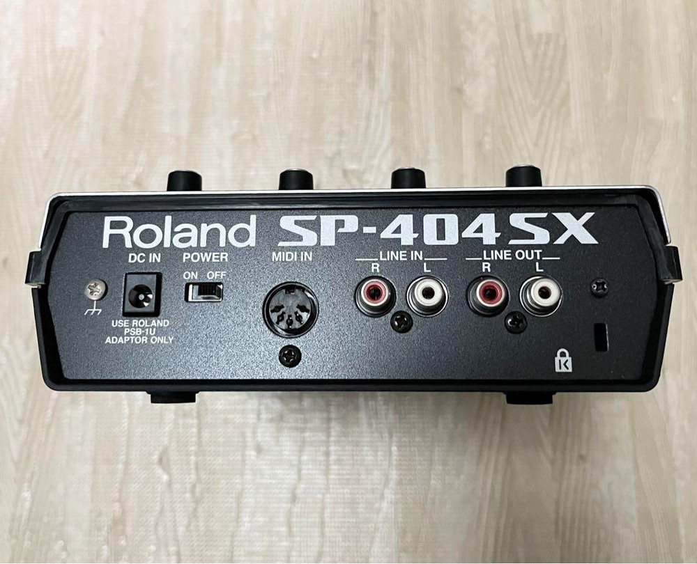 Roland SP-404SX Compact Linear Wave Sampler With Power cable Used
