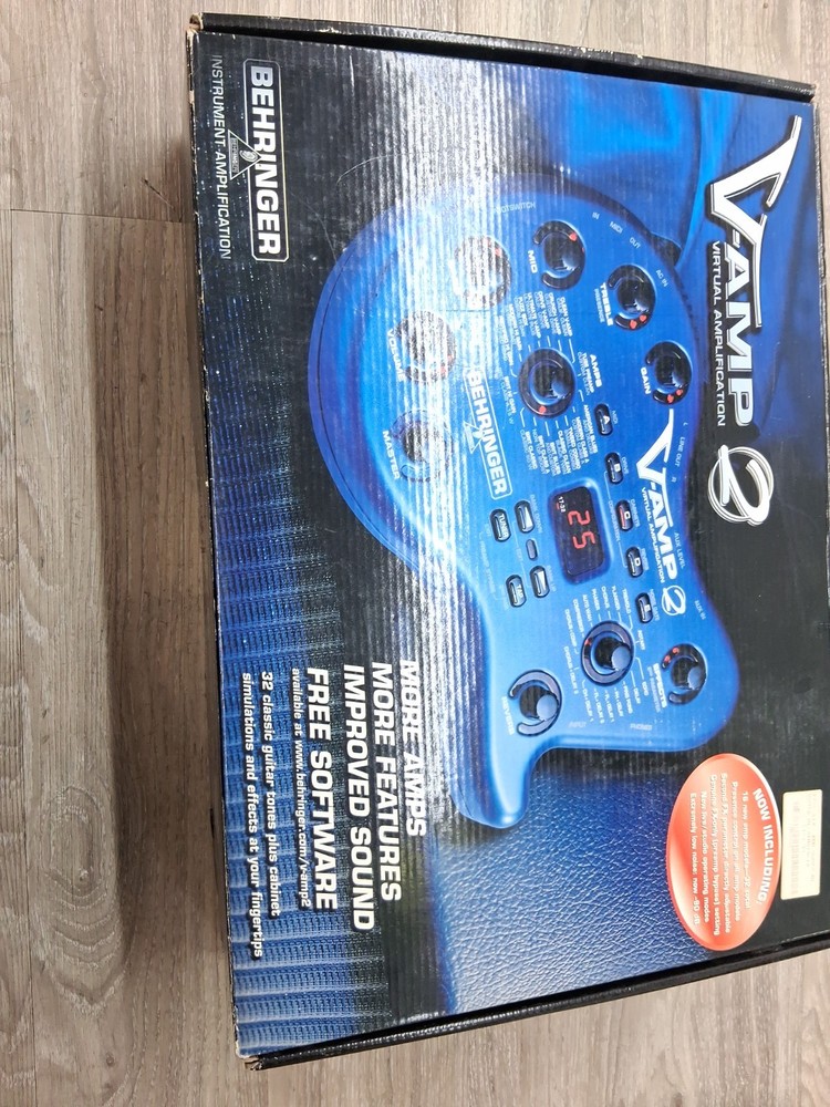 Behringer V-AMP 2 Virtual Guitar Amplifier Effects Processor w/ Footswitch & Bag