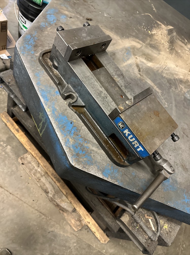 KURT ANGLOCK 6" MILLING MACHINE VISE - #D675 (dkurt2)