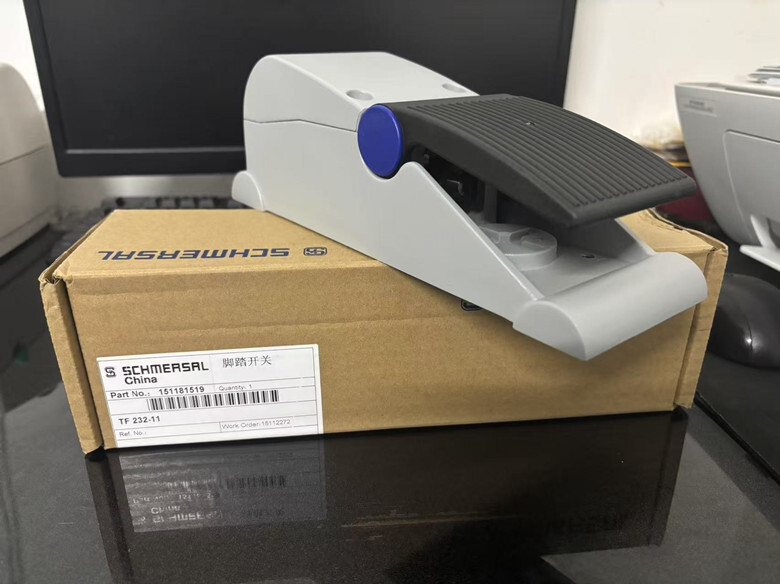 Schmersal TF 232-11 foot switch