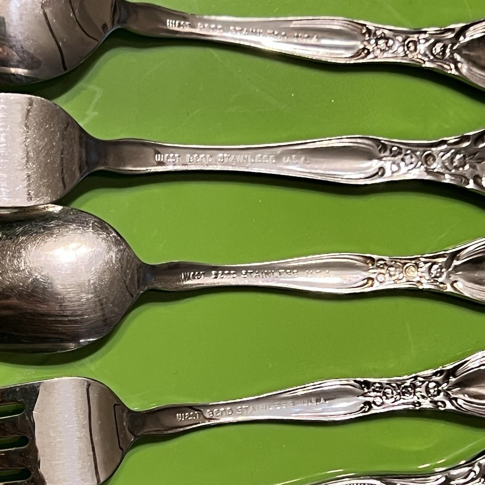 Oneida West Bend Affection 5 Piece Fork, Salad, teaspoon, table spoon, knife