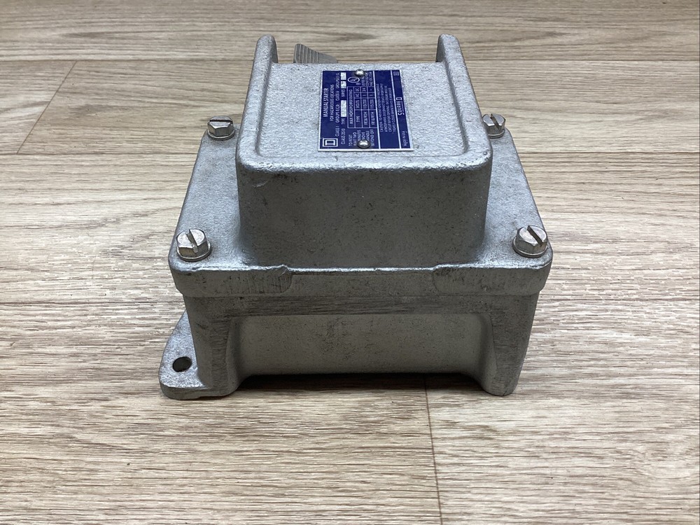 FR-1 MANUAL STARTER SQUARE D SER. A #805B86PR3*CO