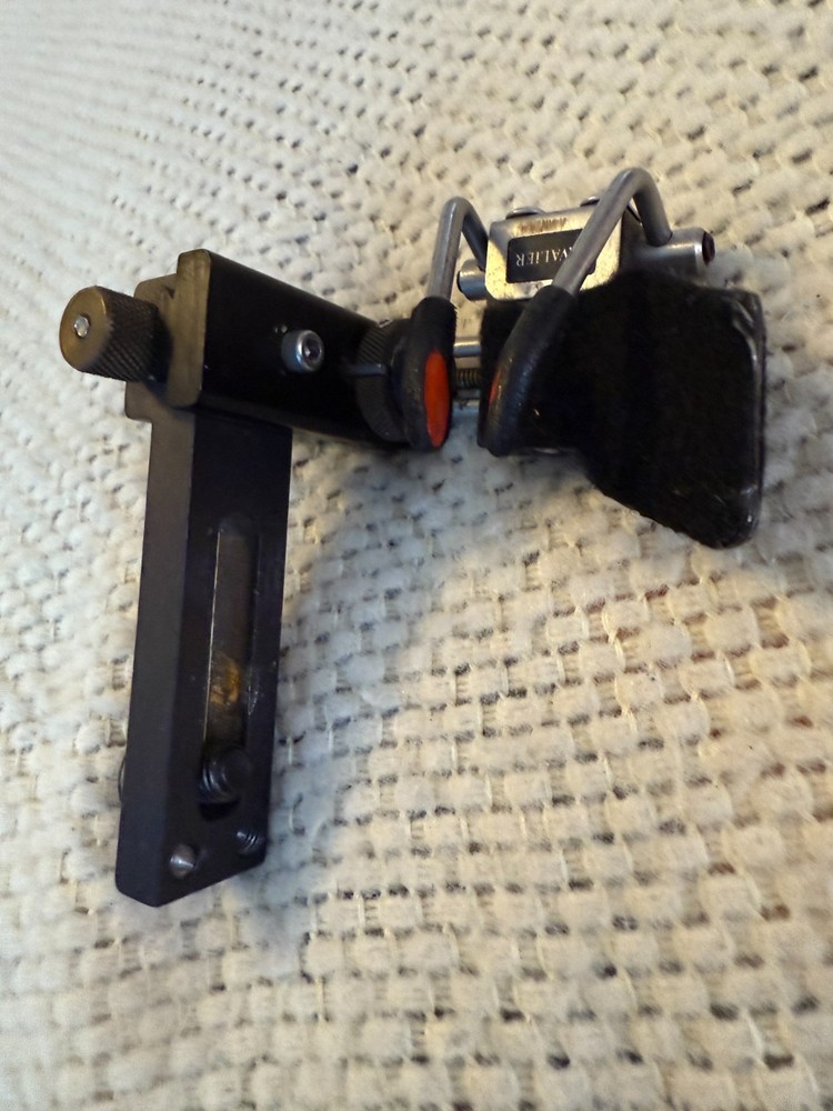 Cavalier Dual Prong Flipper Rest