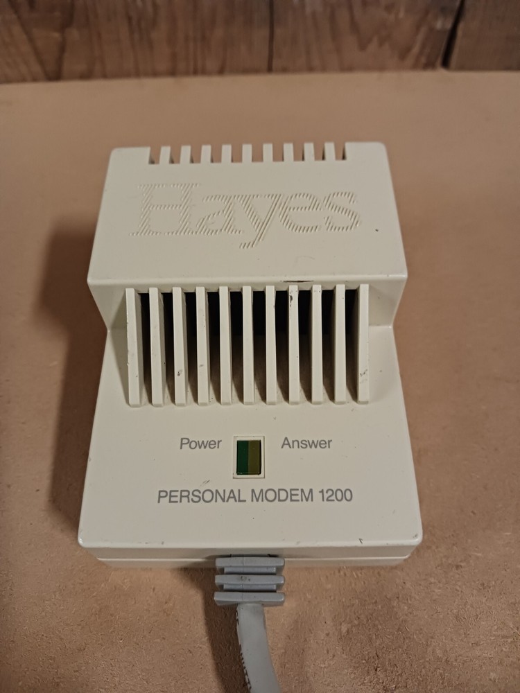 Hayes Microcomputer Products Personal Modem 1200, Working