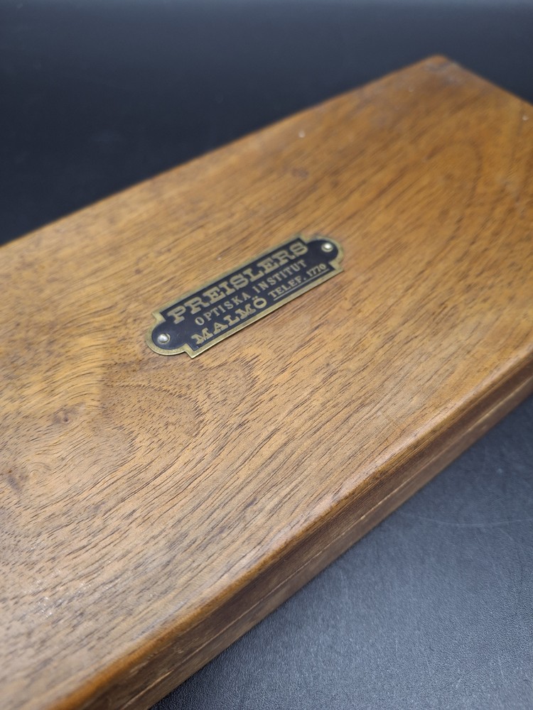 Antique CEREAL SCALE box with weights