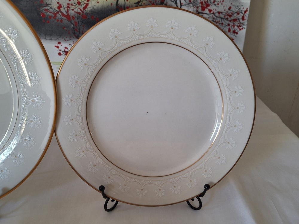 Dinner set, Noritake Caledonia pattern 7091, from Japan, 35 pieces