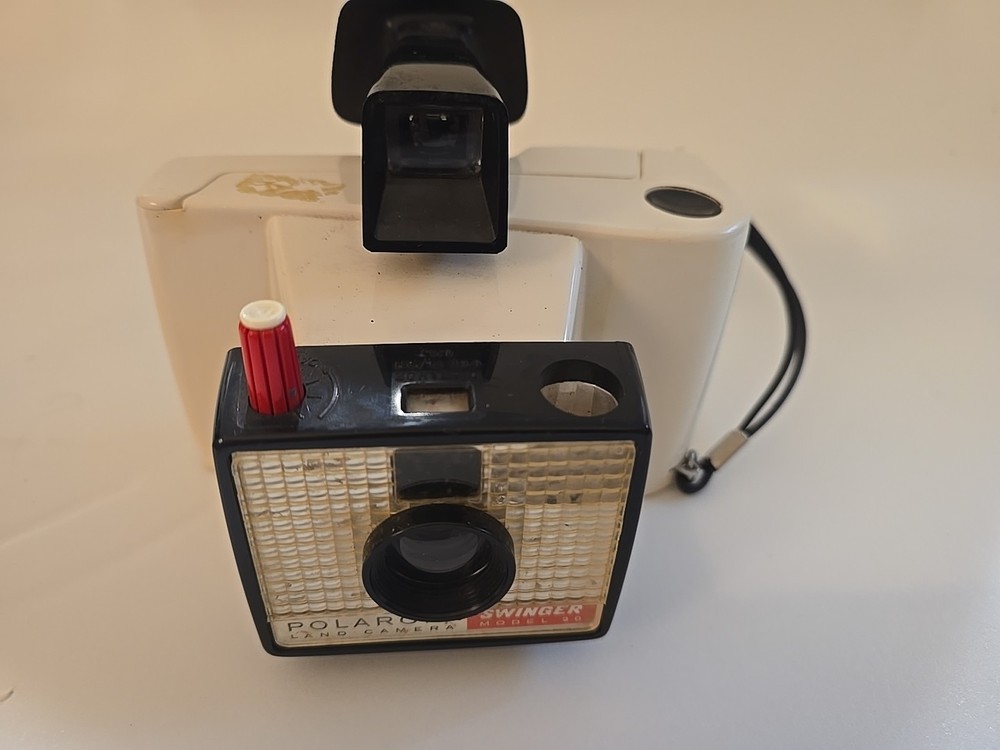 Vintage Poloroid Land Camera Swinger Model 20 Untested With Strap