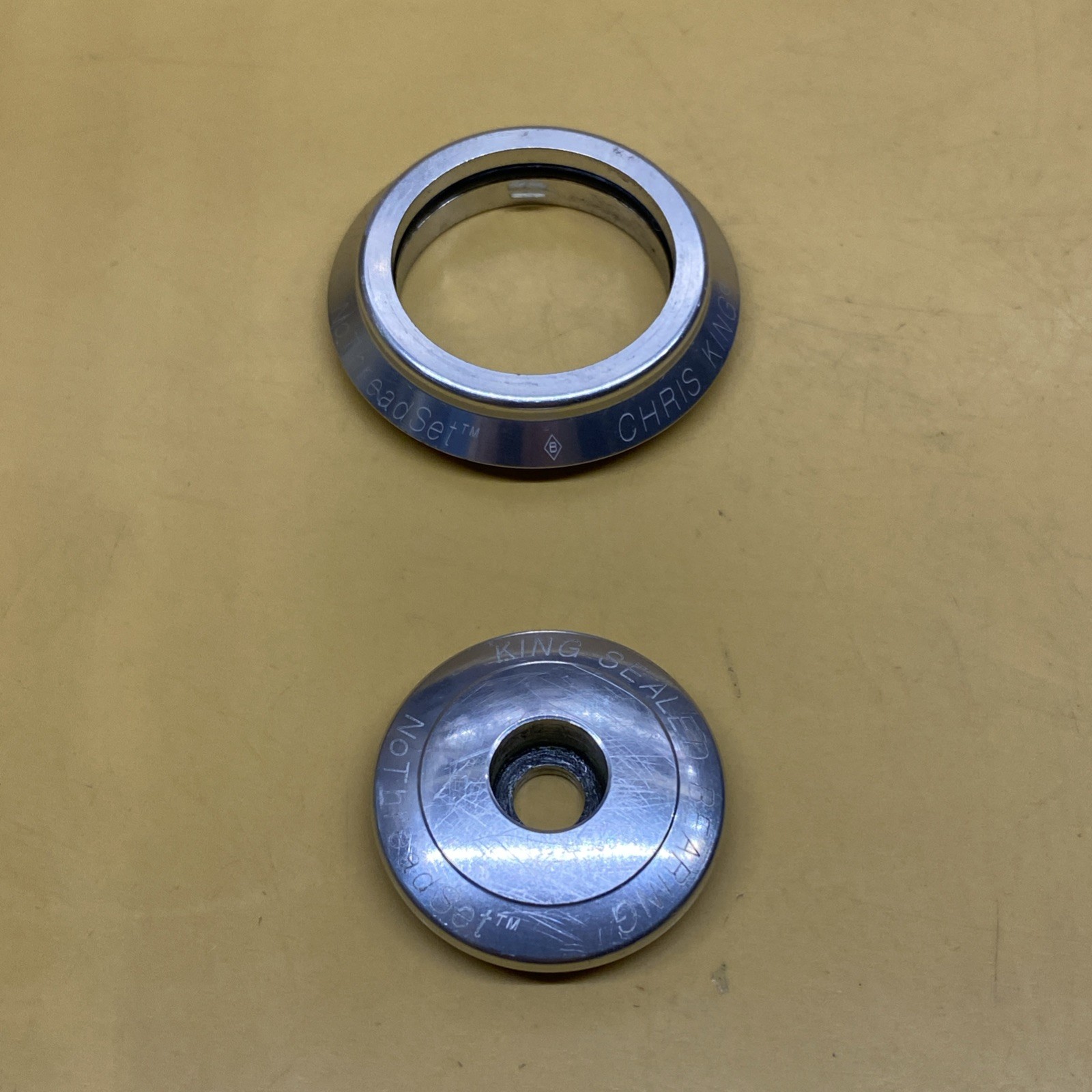 Silver Chris King 1-1/8" NoThreadset Threadless Sealed Bearing Headset