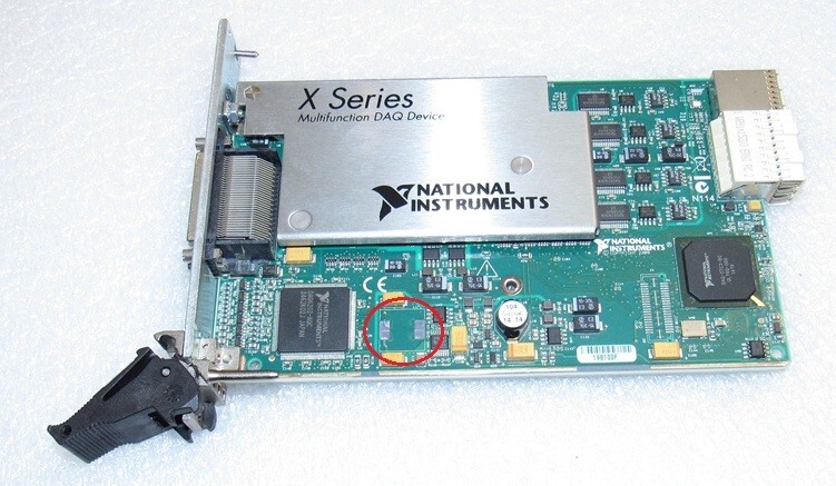 National Instruments PXIe-6363 ** AS -IS ** MISSING COMPONENT, UNIT POWERS UP