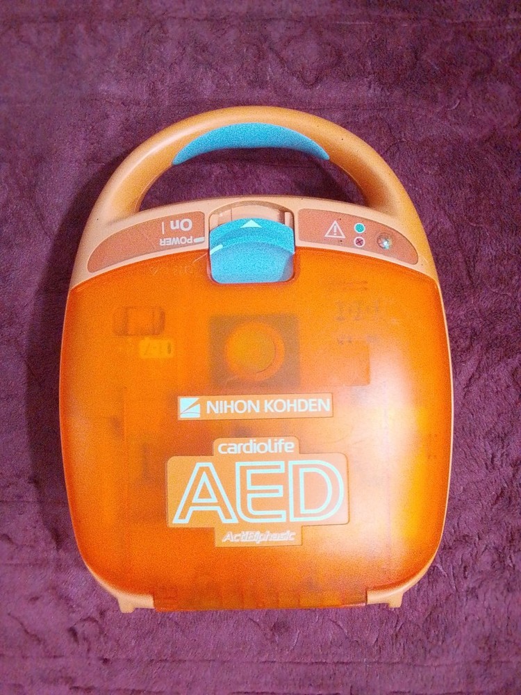 NIHON KOHDEN AUTOMATED REF= AED-2100K (UNTESTED )