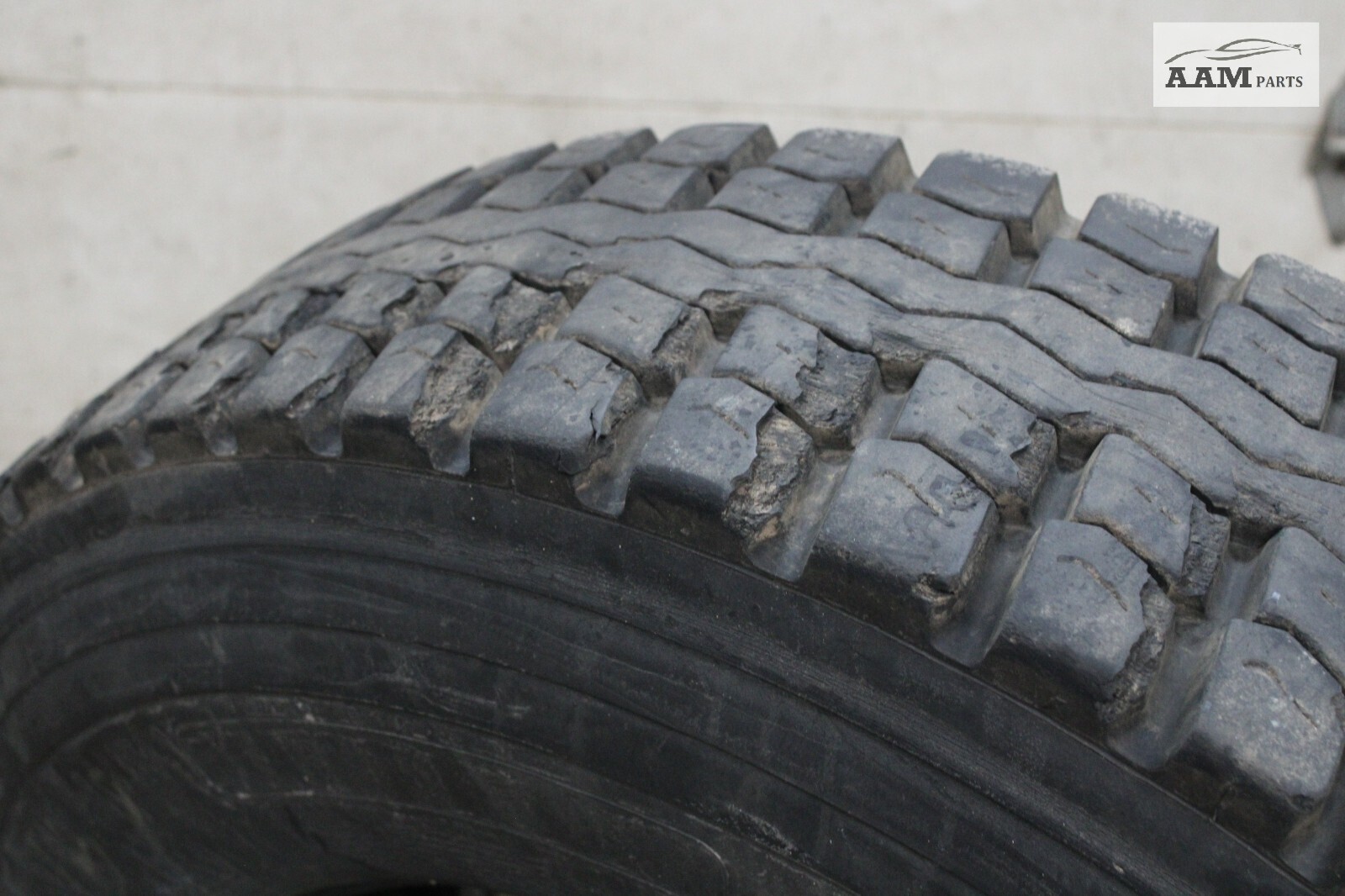 2018-2024 FREIGHTLINER CASCADIA TIRE GOODYEAR 295/75 R22.5 16/32 NDS OEM