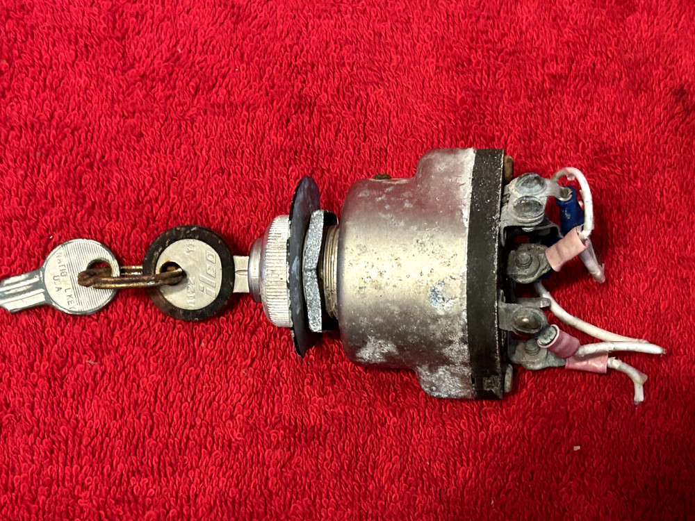 BENDIX AIRCRAFT IGNITION SWITCH P/N 10-357210-1F WITH KEY