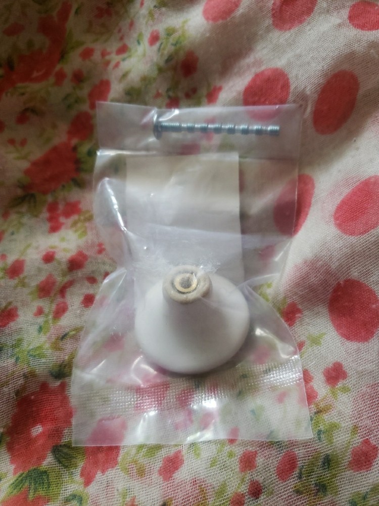 NIP Dritz Home Ceramic Bee Knob