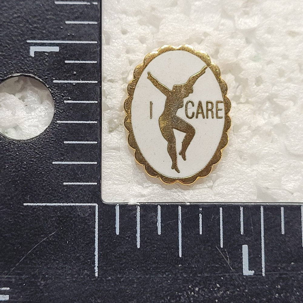 I CARE HAT LAPEL PIN PIN BACK USED (HH3497)