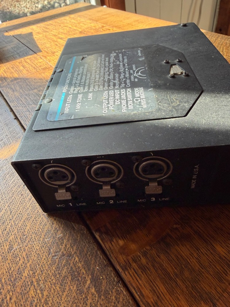 Shure FP32a audio field mixer