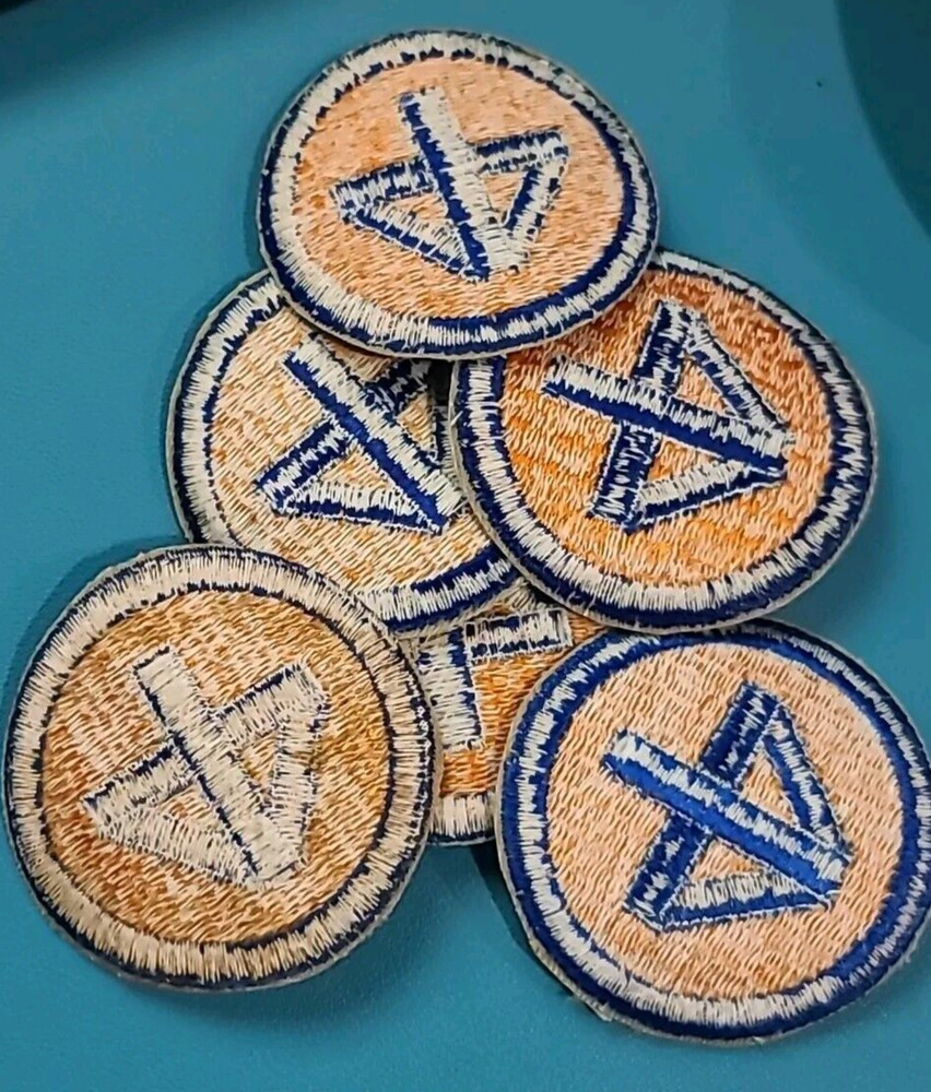 44th Infantry Division Patch-Cut Edge-Snow Back----Original WW-II ( 1 Patch)*